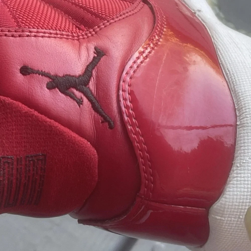 Air Jordan 11 Retro Win Like 96 Gradeschool Size 7Y Or Wmns Size 8.5 378038-623 - Picture 10 of 12